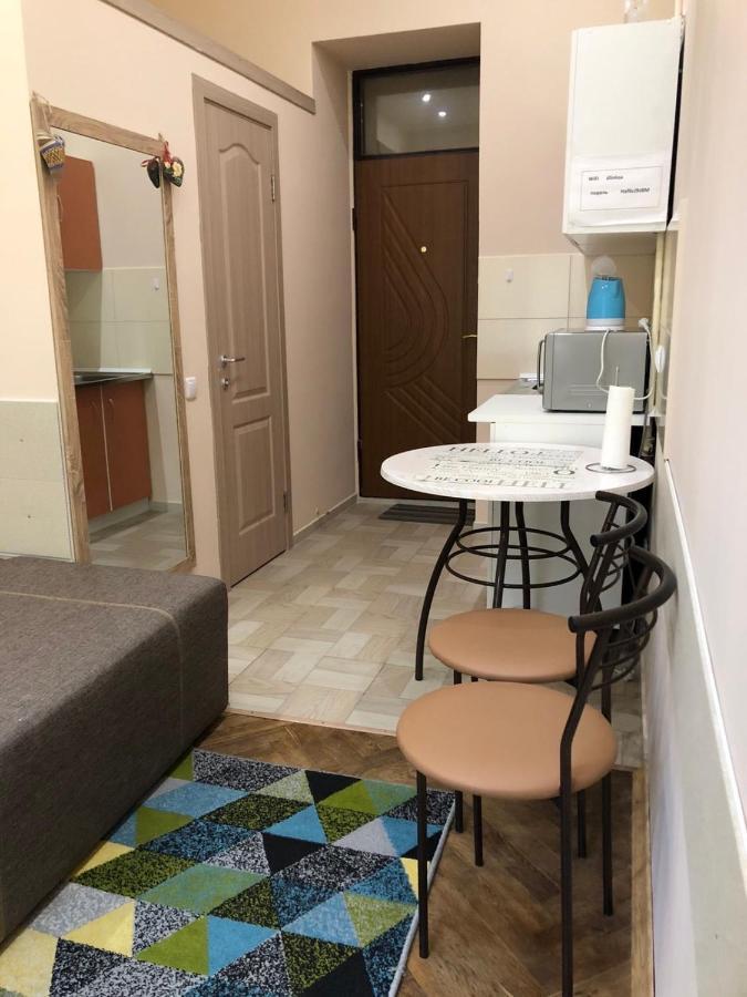 Apartament At Park リヴィウ エクステリア 写真